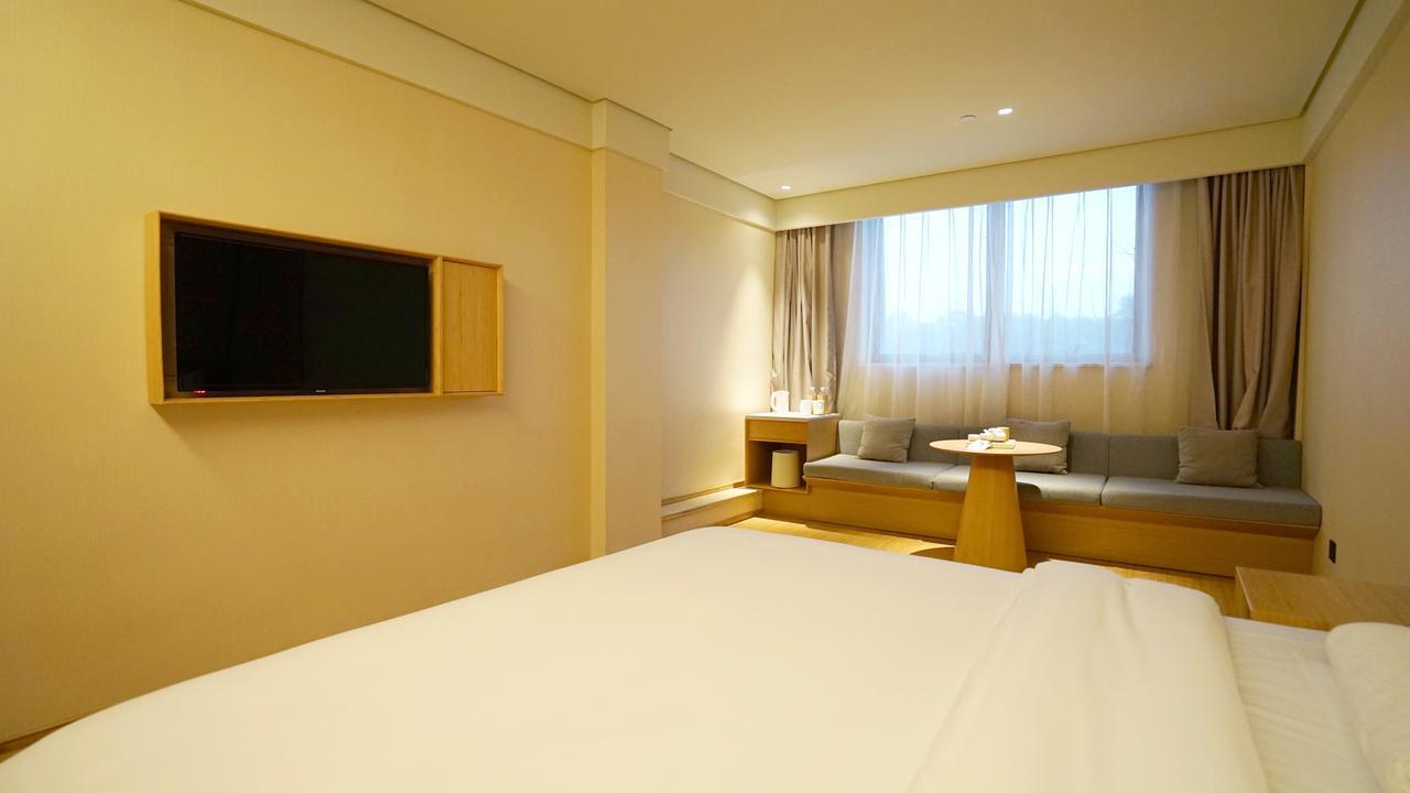 Ji Hotel Shanghai Xujiahui Tianyaoqiao Road Ngoại thất bức ảnh